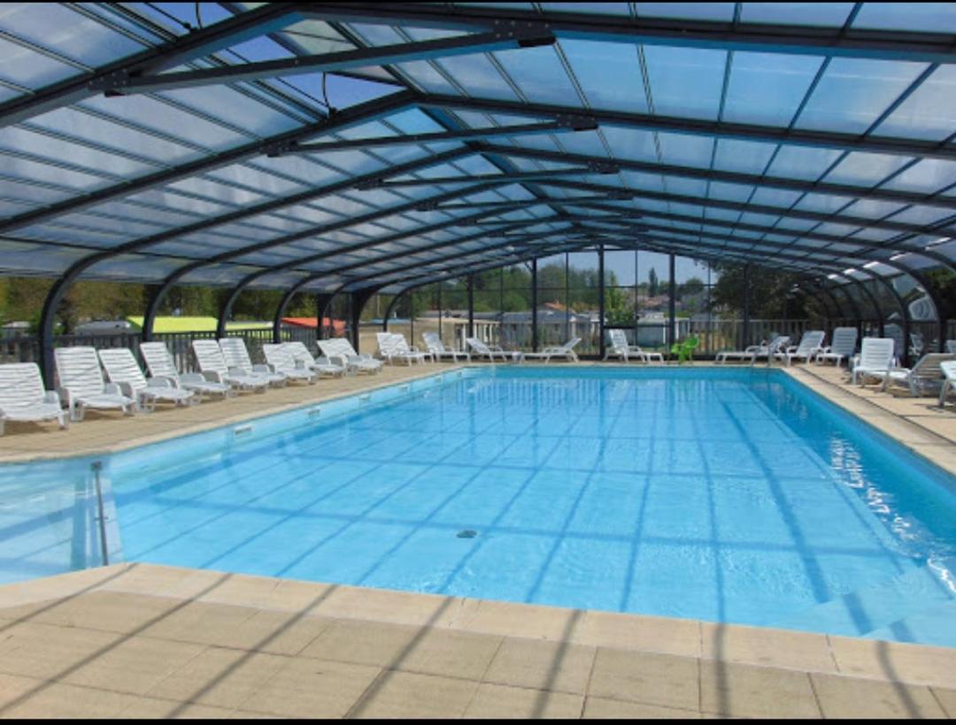 Mobil-Home Le Petit Paradis Vendeen Camping 3 Etoiles 7Km Des Plages Avrille  Екстер'єр фото